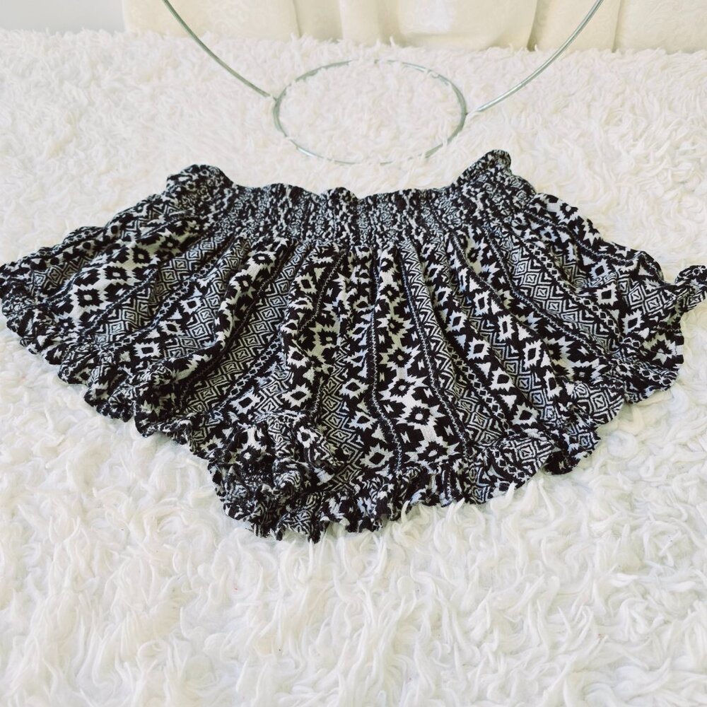 Forever 21 Boho Ruffled Shorts, Size Small - Picture 2 of 8